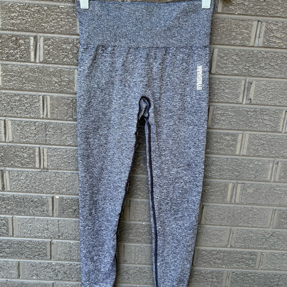 Gymshark Charcoal  Leggings  
Long 31.5 inch.       
Waist 12 inch